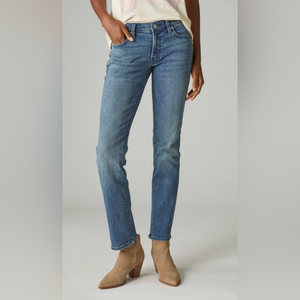 Brand new Lucky Brand Mid Rise Straight jeans - Picture 3 of 8